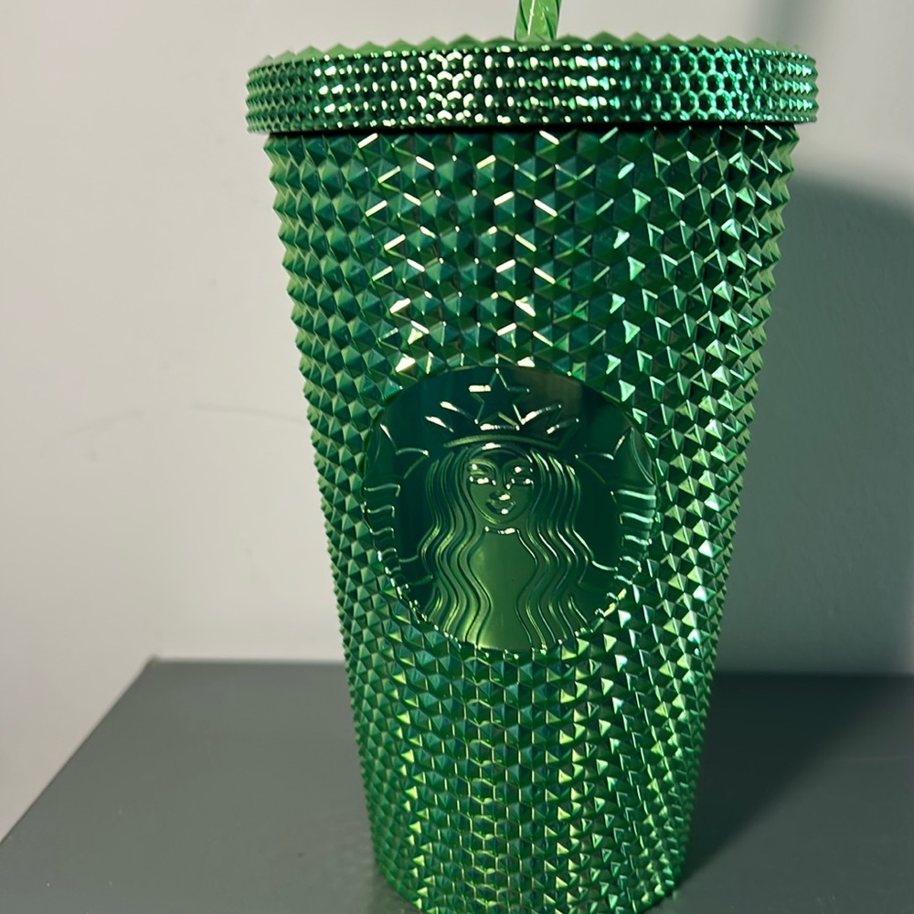 Starbucks 2023 Limited Edition
Metallic Green Cold Cup - Picture 2 of 7